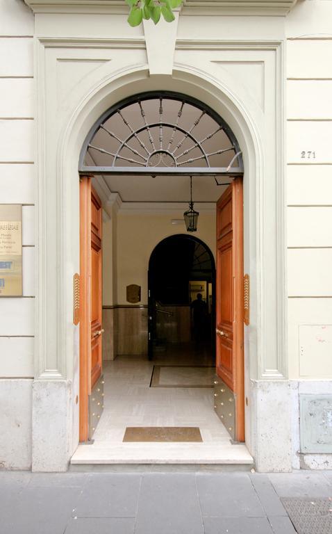 San Pietro'S Home - Guesthouse ローマ エクステリア 写真